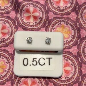 .5 ct moissanite Earrings nwt
